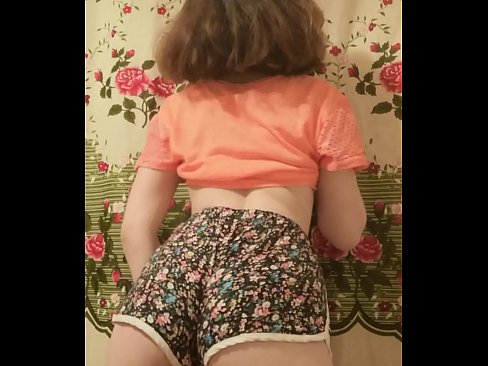 ❤️ Seksi enom bayek stripping mati dheweke kathok cendhak ing kamera ❤ Saru rusia ing kita ️❤