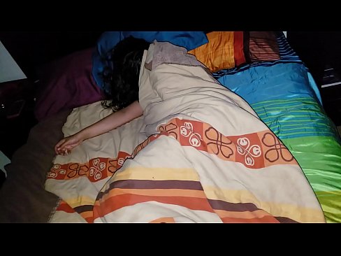 ❤️ Anak tiri berating ibu tiriné enom nalika dheweke turu. ❤ Saru rusia ing kita ️❤